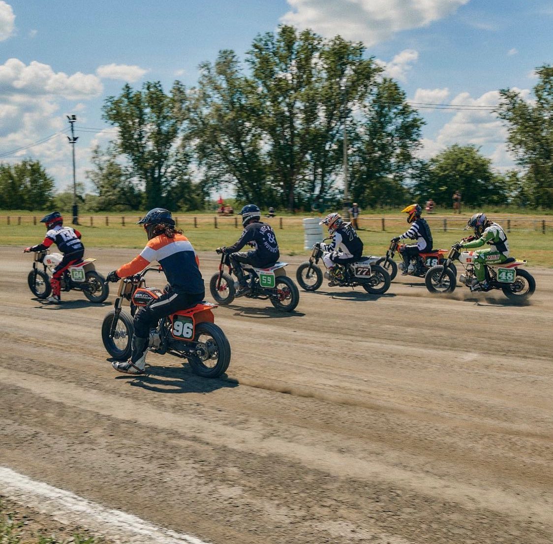 Photo taken during the french flattrack championship ! ✊️
Thanks @france_flat_track @clementlazzaro 
—
#sundaymotors #flattrack #moto #motorcycle #ycf